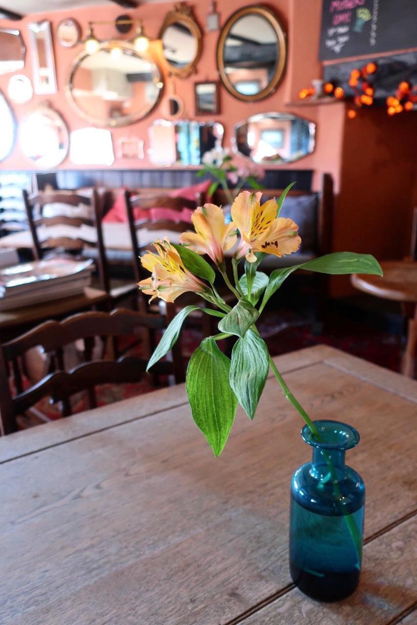 The Lamb Inn Кредитон Экстерьер фото
